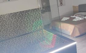Moro Rooms